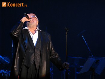 Demis Roussos a adus atmosfera de Craciun in Bucuresti (poze si video)