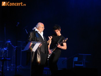 Demis Roussos a adus atmosfera de Craciun in Bucuresti (poze si video)