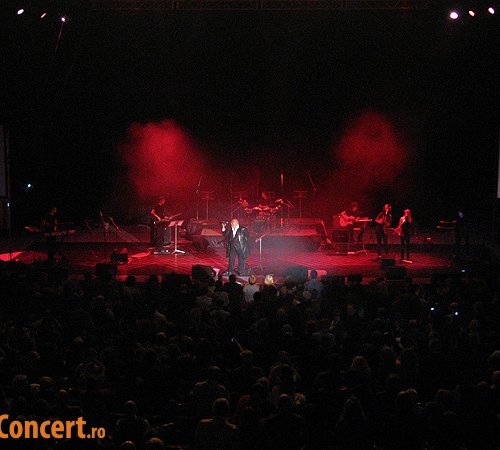 Demis Roussos a adus atmosfera de Craciun in Bucuresti (poze si video)