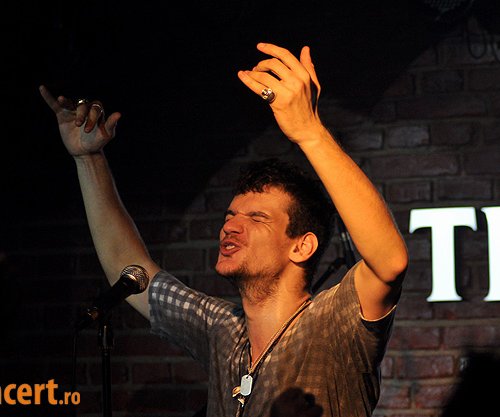 POZE: Vama in Club Tribute