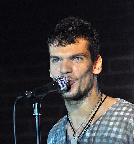 POZE: Vama in Club Tribute