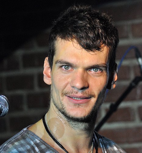 POZE: Vama in Club Tribute