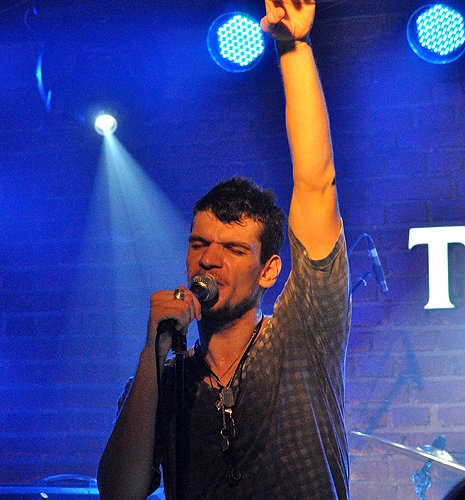 POZE: Vama in Club Tribute