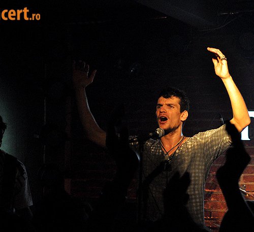 POZE: Vama in Club Tribute