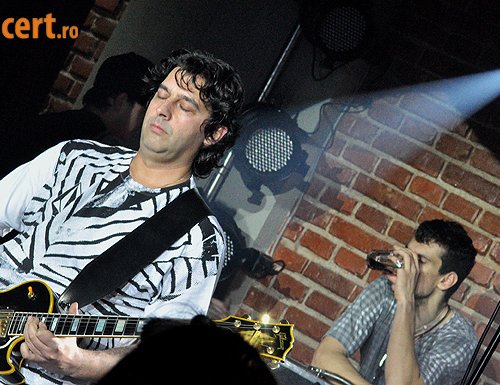 POZE: Vama in Club Tribute