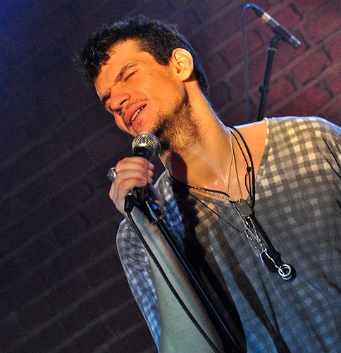 POZE: Vama in Club Tribute