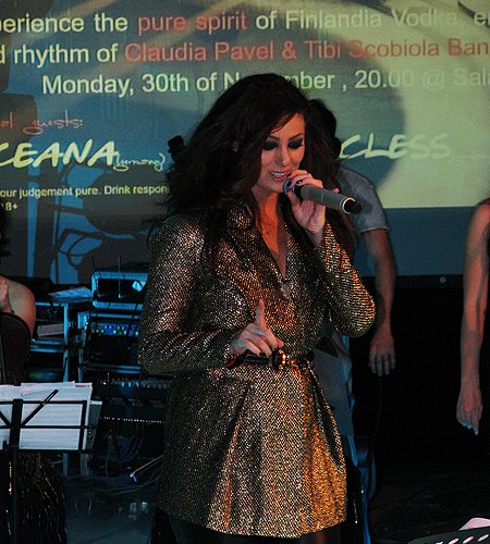 Claudia Pavel a sustinut primul sau concert unplugged (poze si video)