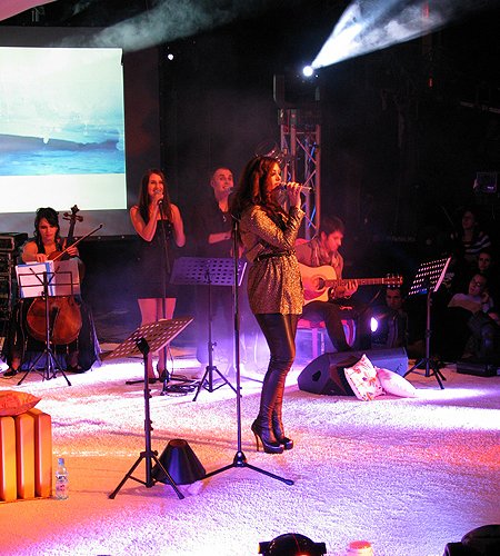 Claudia Pavel a sustinut primul sau concert unplugged (poze si video)