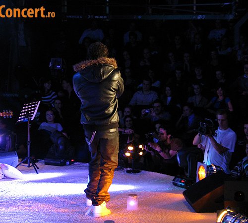 Claudia Pavel a sustinut primul sau concert unplugged (poze si video)