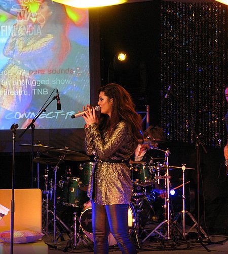 Claudia Pavel a sustinut primul sau concert unplugged (poze si video)