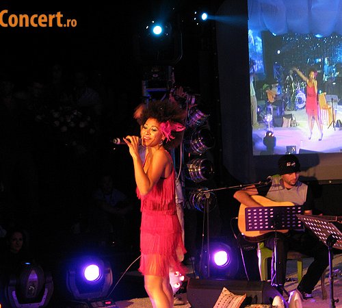 Claudia Pavel a sustinut primul sau concert unplugged (poze si video)