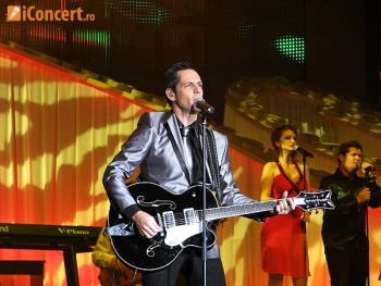 Stefan Banica jr. - de 8 ani impreuna de Craciun (poze si video)