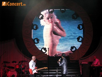 Stefan Banica jr. - de 8 ani impreuna de Craciun (poze si video)