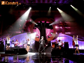 Stefan Banica jr. - de 8 ani impreuna de Craciun (poze si video)