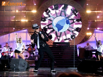 Stefan Banica jr. - de 8 ani impreuna de Craciun (poze si video)