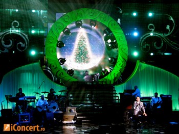 Stefan Banica jr. - de 8 ani impreuna de Craciun (poze si video)