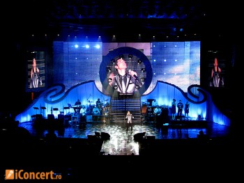 Stefan Banica jr. - de 8 ani impreuna de Craciun (poze si video)