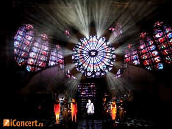 Stefan Banica jr. - de 8 ani impreuna de Craciun (poze si video)