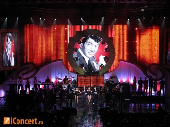 Stefan Banica jr. - de 8 ani impreuna de Craciun (poze si video)