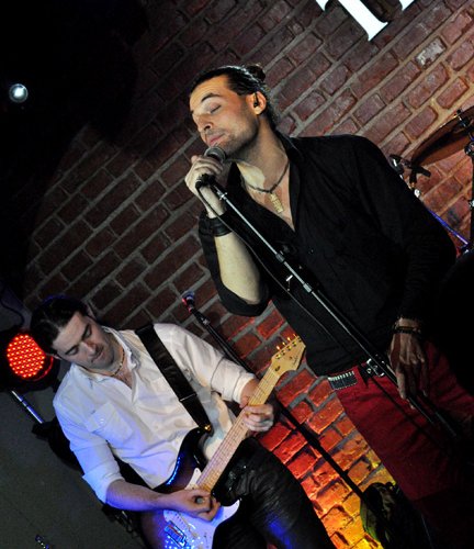 Parlament in Club Tribute