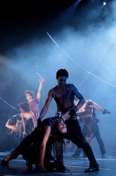 Invitaţie la Vals la Teatrul Naţional de Operetă Ion Dacian din Bucureşti