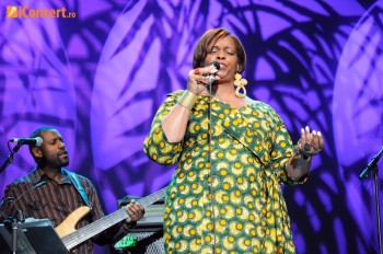Dianne Reeves