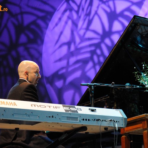 Dianne Reeves
