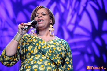 Dianne Reeves