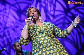 Dianne Reeves