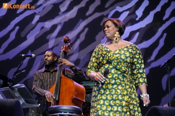 Dianne Reeves
