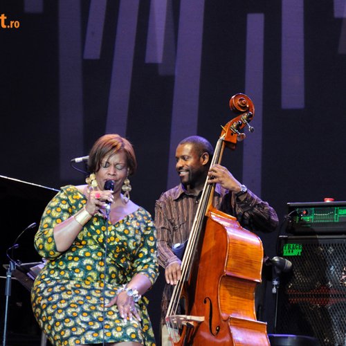 Dianne Reeves