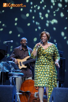 Dianne Reeves