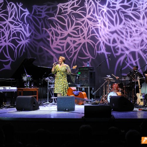 Dianne Reeves