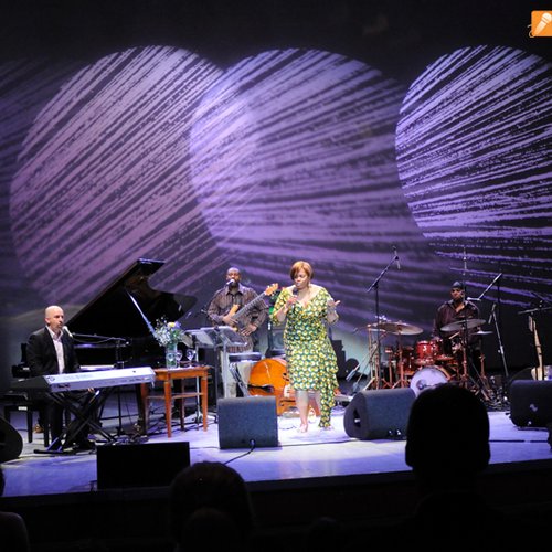 Dianne Reeves