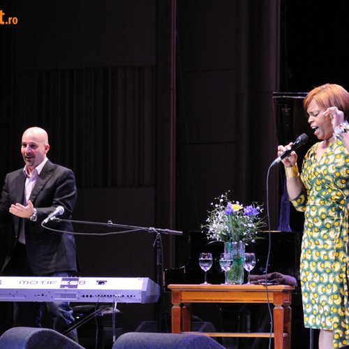 Dianne Reeves