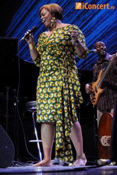 Dianne Reeves