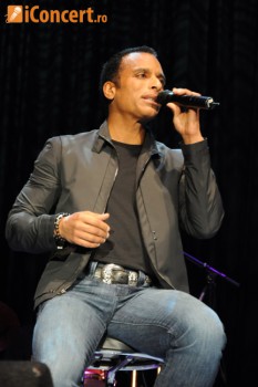 Poze Jon Secada