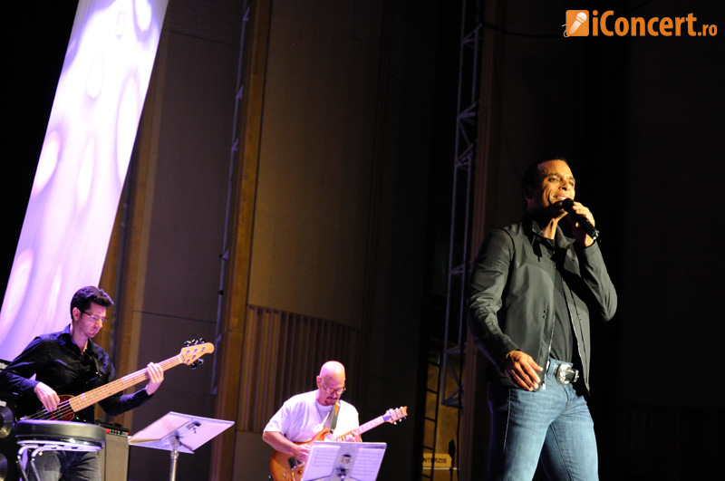 Poze Jon Secada