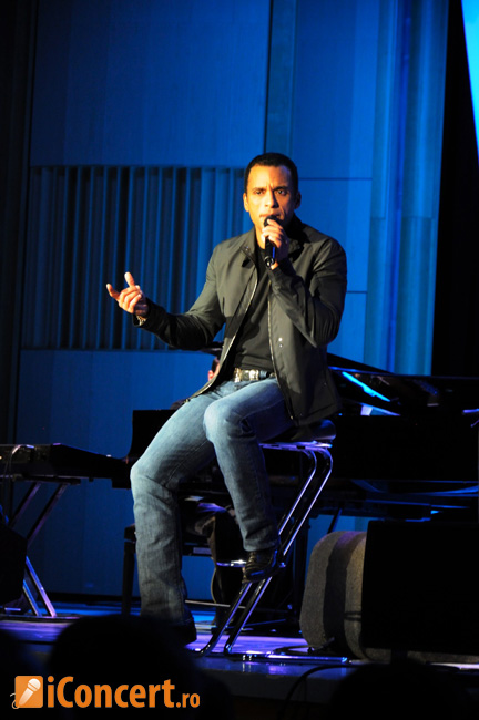 Poze Jon Secada