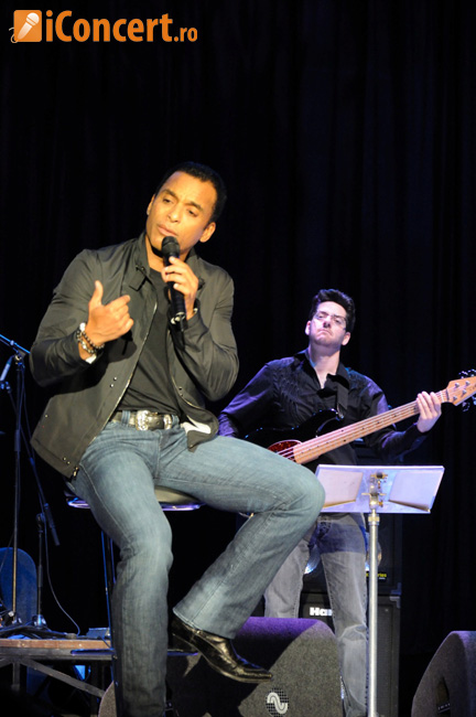 Poze Jon Secada