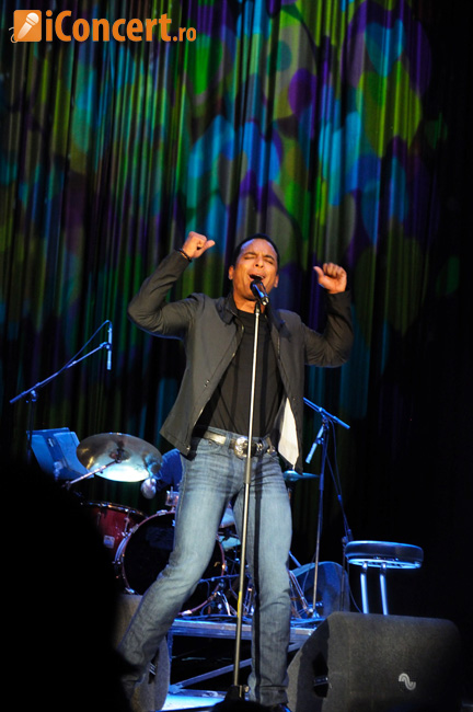Poze Jon Secada