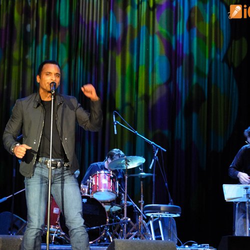 Poze Jon Secada