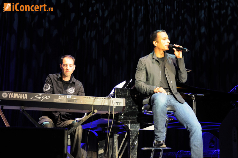 Poze Jon Secada