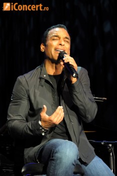 Poze Jon Secada