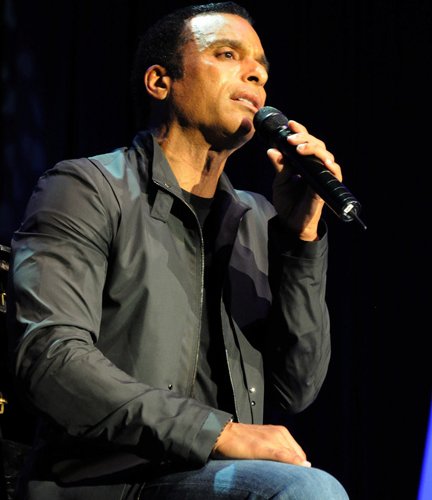 Poze Jon Secada