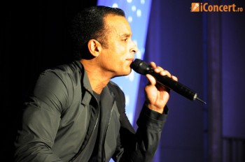 Poze Jon Secada