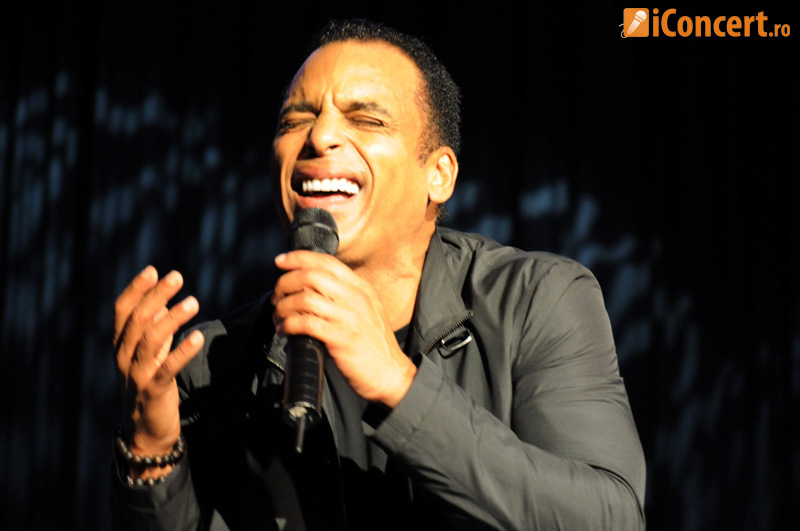 Poze Jon Secada