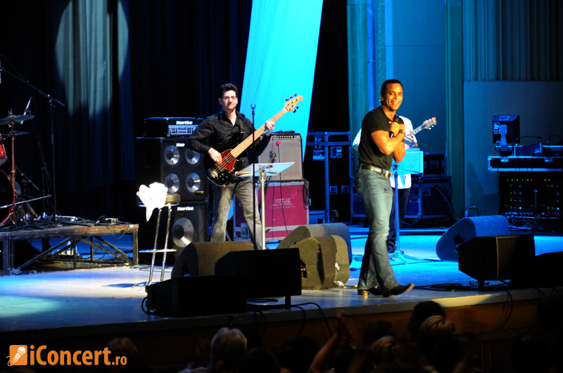 Poze Jon Secada