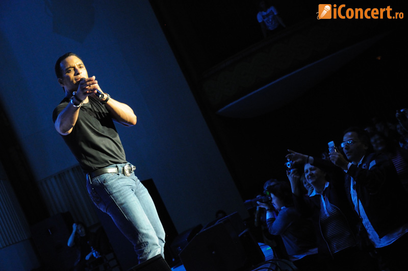 Poze Jon Secada