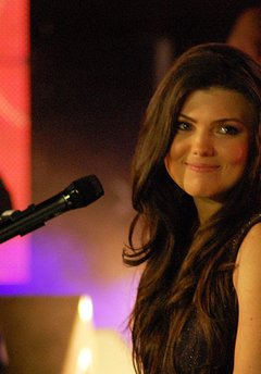 Paula Seling